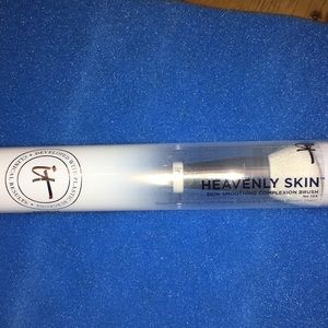 IT Cosmetics Complexion Brush